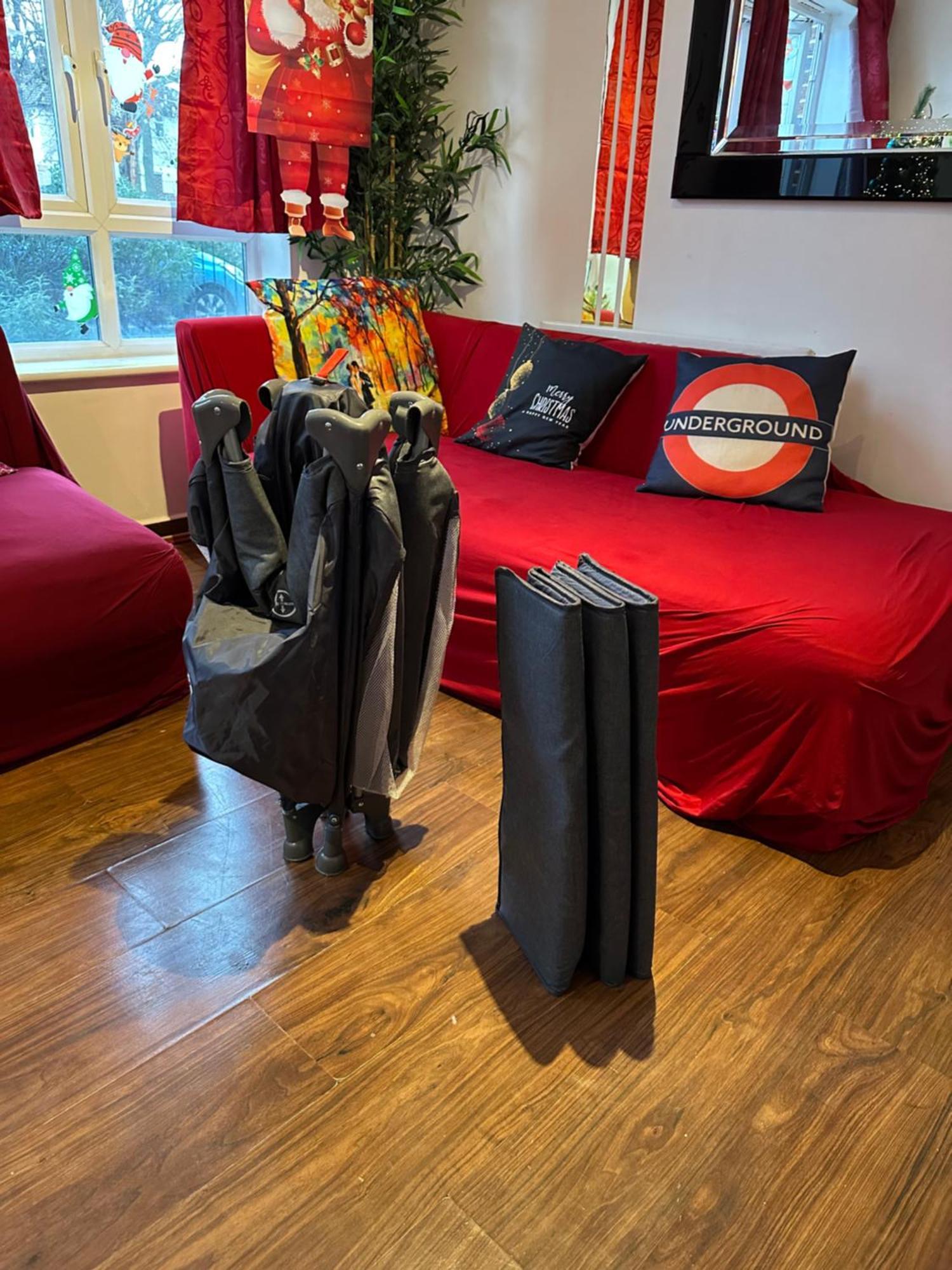 London 2 Bed 2 Bath Apartment Holiday Home - Free Parking - 3Min Walk To The Train Station - 19Min To London Liverpool Street 5Min To Victoria Line 1Gb Broadband Super Fast Internet Ground Floor 100S Of Shops Restaurants Bakeries 24-Hour Asda Superst Extérieur photo